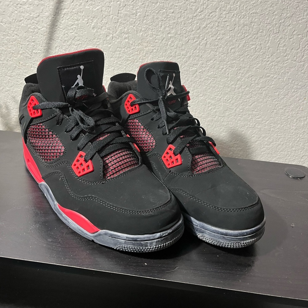 Jordan Red Thunders Retro 4s